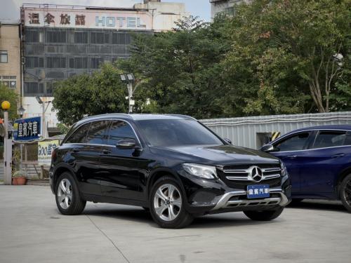 M-Benz 2019 GLC220d 4MATIC 鐵黑