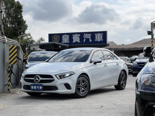 M-Benz 2020年式 A180 Sedan 銀粉漆白