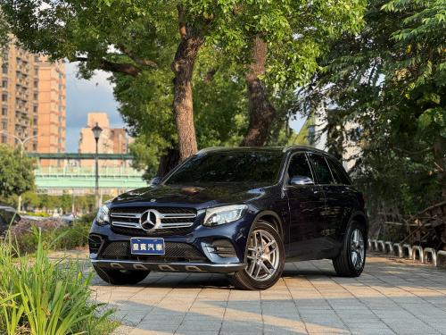 M-Benz 2017 GLC250 4MATIC AMG Line 深藍