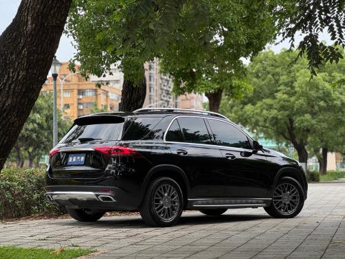 M-Benz 2022 GLE300d 4MATIC 黑