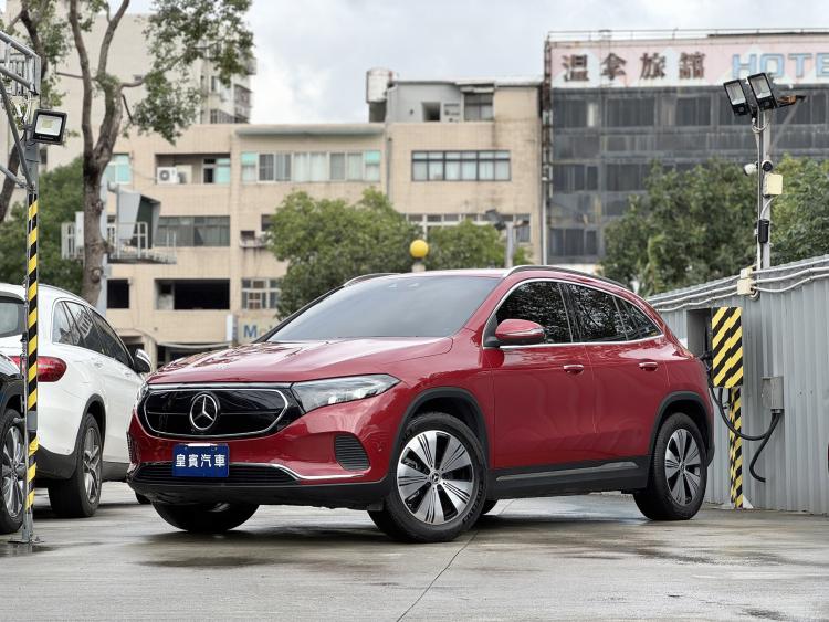 M-Benz 2024年式 EQA250 紅