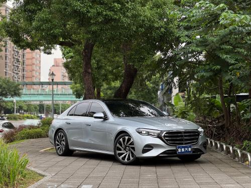 M-Benz 2024 E300 Sedan Exclusive 銀