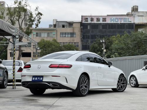 M-Benz 2023年式 E300 Coupe 運動版 白