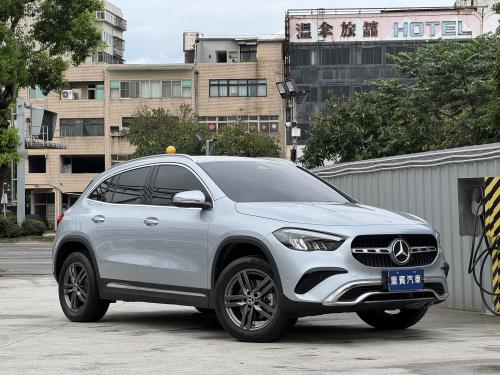 M-Benz 2025年式 GLA180 科技銀