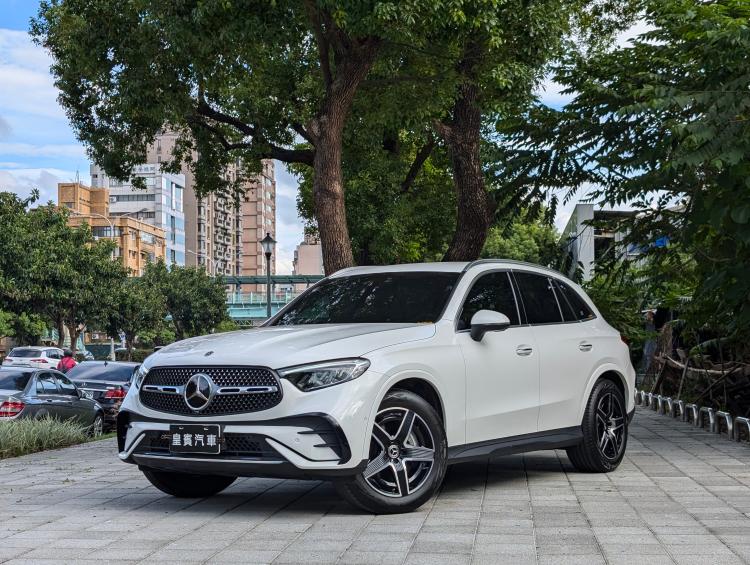 M-Benz 2024 GLC300 4MATIC AMG Line 白