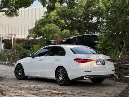 M-Benz 2022 C200 Sedan 白
