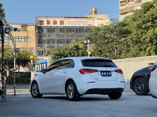 M-Benz 2020年式 A180 白
