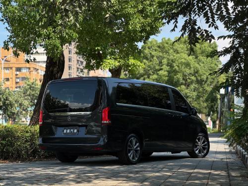 M-Benz 2020 V300d Avantgarde 灰