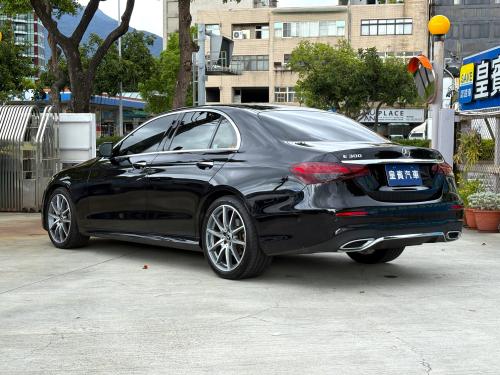 M-Benz 2023年式 E300 Sedan 運動版 鐵黑