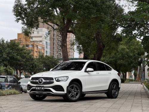 M-Benz 2021 GLC300 4MATIC Coupe AMG Line 白