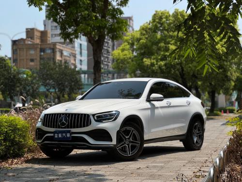 M-Benz 2022 GLC300 4MATIC Coupe AMG Line 白