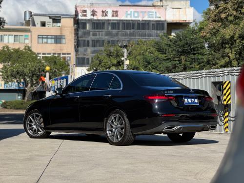 M-Benz 2023年式 E300 Sedan 運動版 黑