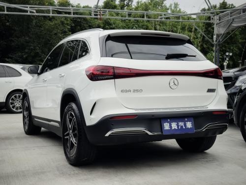 M-Benz 2023 EQA250 白