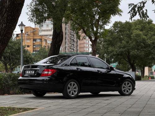 M-Benz 2012 C180 Sedan BlueEFFICIENCY Classic 黑