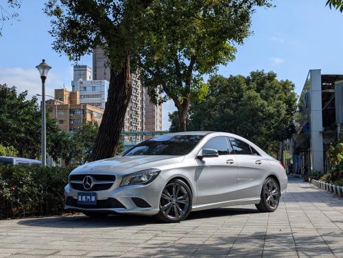 M-Benz 2015年式 CLA200 銀