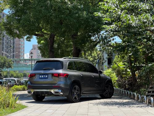 M-Benz 2022 GLB250 七人座 深灰