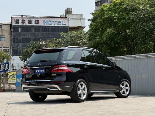 M-Benz 2012 ML350 BlueEFFICIENCY 4MATIC 鐵黑