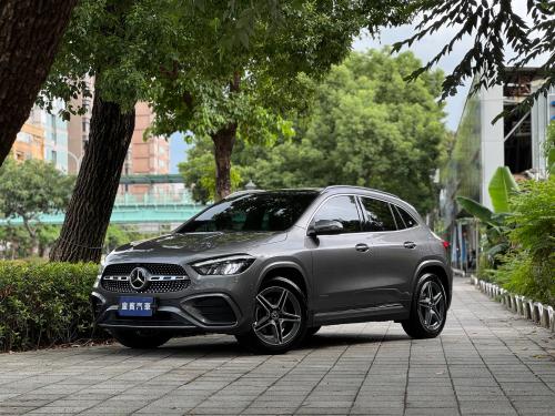 M-Benz 2024年式 GLA200 AMG Line 深灰