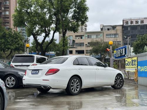 M-Benz 2017年式 E200 Sedan Avantgarde 白