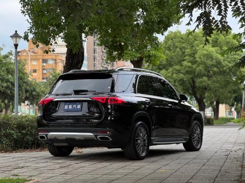 M-Benz 2022 GLE300d 4MATIC 黑