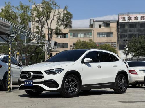M-Benz 2021年式 GLA180 豪華版 白
