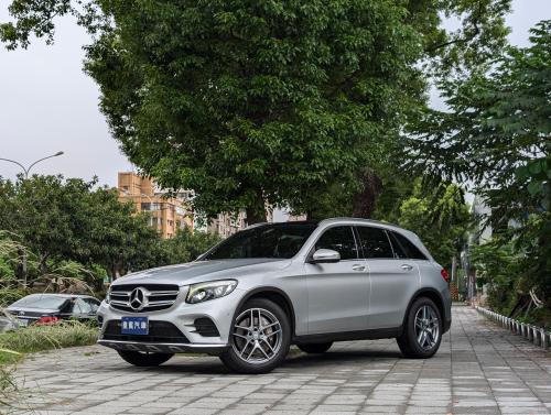 M-Benz 2016 GLC250 4MATIC AMG Line 銀