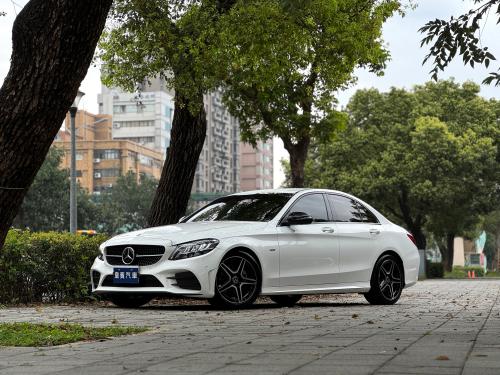 M-Benz 2021年式 C200 Sedan AMG Line 星夜版 白