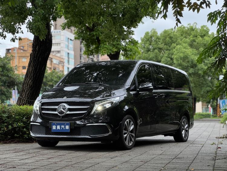 M-Benz 2023年式 V300d Avantgarde 黑