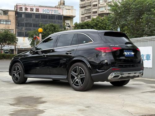 M-Benz 2024年式 GLC200 4MATIC 鐵黑