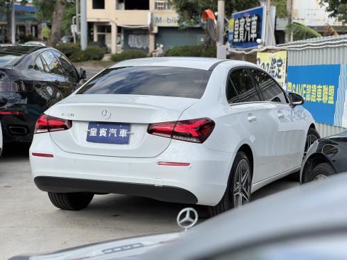 M-Benz 2020年式 A180 Sedan 銀粉漆白