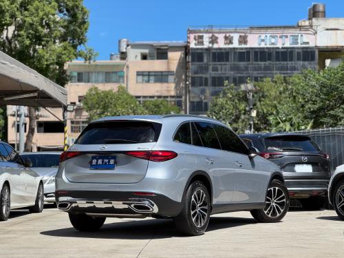 M-Benz 2024年式 GLC200 4MATIC 銀
