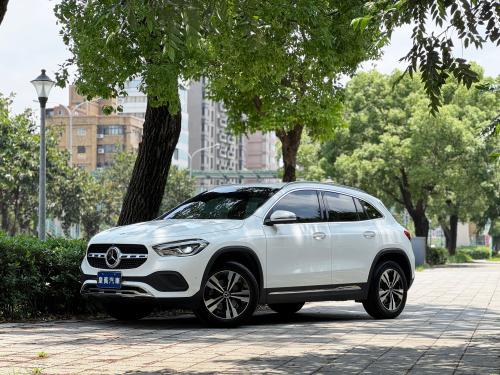 M-Benz 2023年式 GLA200 白