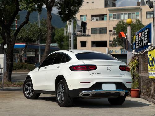 M-Benz 2022 GLC200 4MATIC Coupe 白