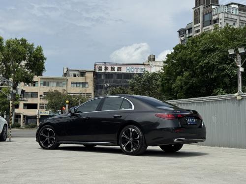 M-Benz 2025 E300 Sedan Exclusive 墨灰