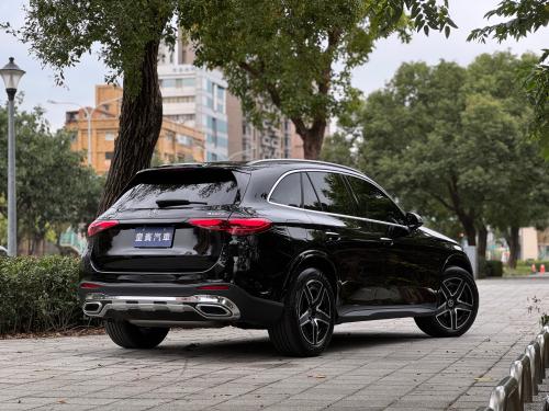 M-Benz 2024 GLC300 4MATIC AMG Line 黑