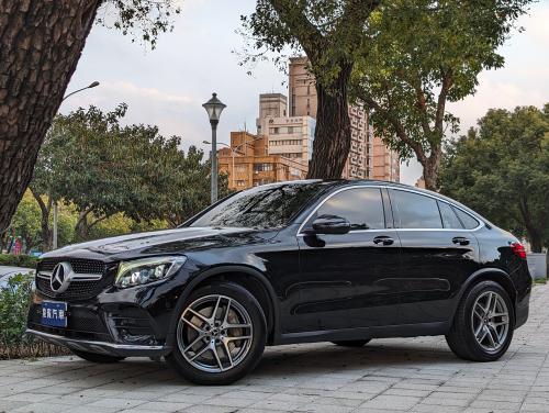 M-Benz 2018 GLC250 Coupe 4MATIC AMG Line 黑