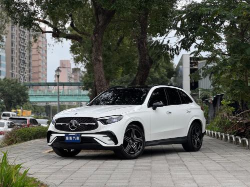 M-Benz 2024 GLC300 4MATIC AMG Line 白