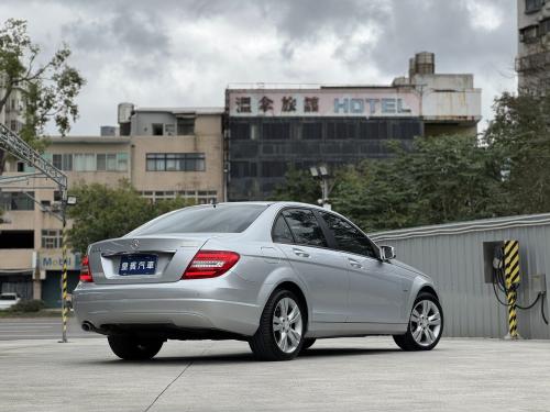 M-Benz 2012 C200 Sedan BlueEFFICIENCY Classic 銀