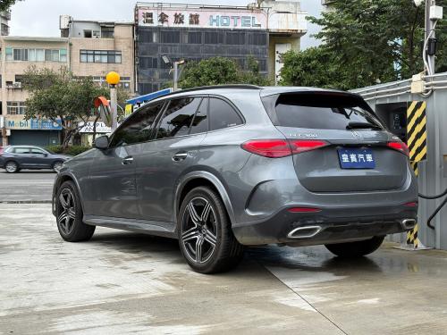 M-Benz 2023 GLC300 4MATIC 淺灰