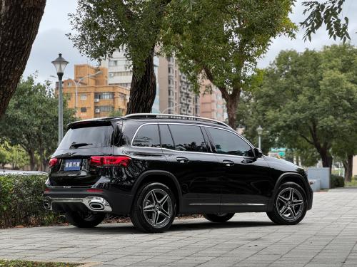 M-Benz 2023年式 GLB200 AMG Line 黑