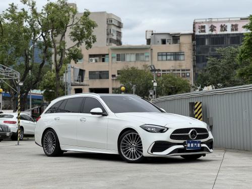 M-Benz 2023 C300 Estate 運動版 白