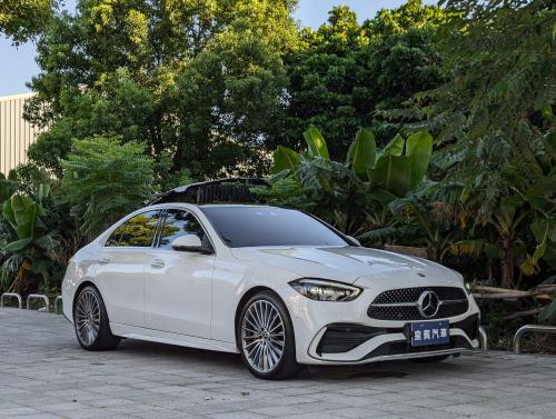 M-Benz 2023年式 C300 Sedan AMG Line 白