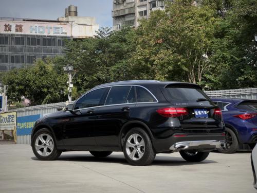 M-Benz 2019 GLC220d 4MATIC 鐵黑