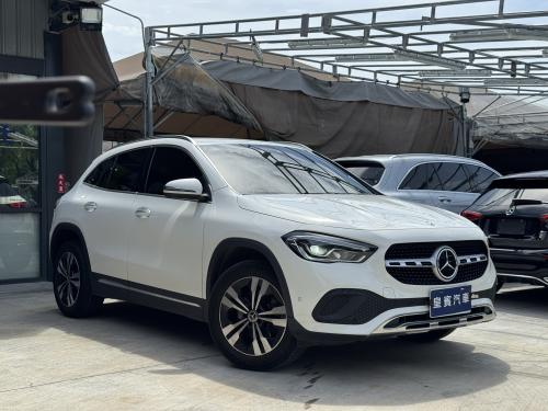 M-Benz 2021 GLA200 白