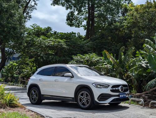 M-Benz 2022 GLA200 AMG Line 白