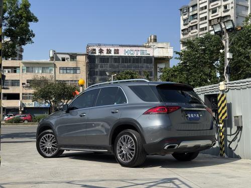 M-Benz 2022 GLE300d 4MATIC 淺灰