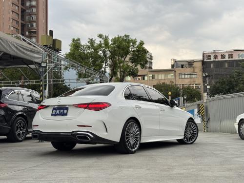 M-Benz 2023年式 C300 Sedan 白