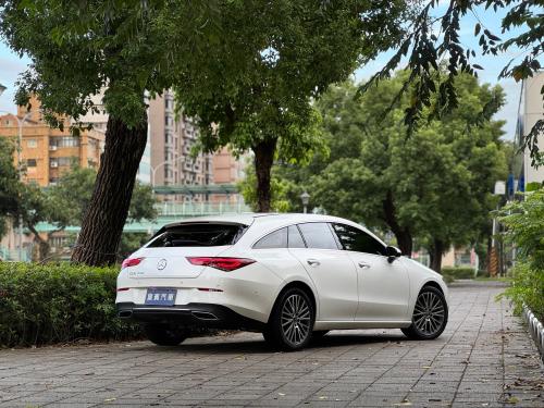 M-Benz 2022 CLA200 Shooting Brake 白